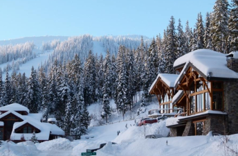 Top Cozy Destinations to Explore This Fall & Winter